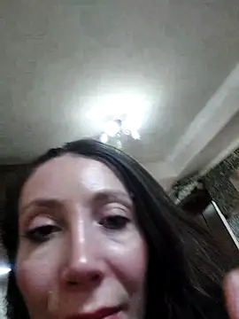 Snapshot of HellaryTourent chatting on 10-22-25, 04:40 HellaryTourent online show from 10-22-25, 04:40