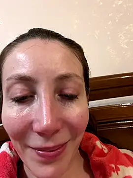 Snapshot of HellaryTourent chatting on 11-27-25, 06:10 HellaryTourent online show from 11-27-25, 06:10