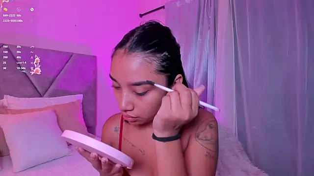 Snapshot of MissPocahontass chatting on 09-15-25, 11:43 MissPocahontass online show from 09-15-25, 11:43