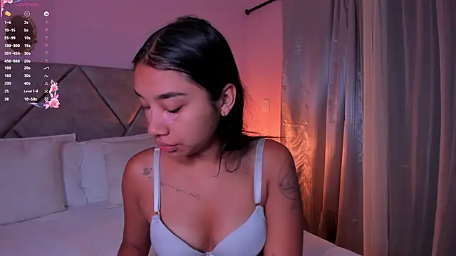 Snapshot of MissPocahontass chatting on 09-19-25, 11:33 MissPocahontass online show from 09-19-25, 11:33