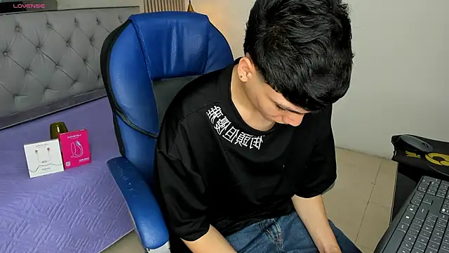 SamBlack  online show from 04-14-26, 04:02