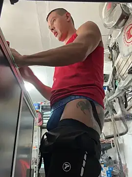 Snapshot of Terra-22cm chatting on 09-29-25, 05:29 Terra-22cm online show from 09-29-25, 05:29