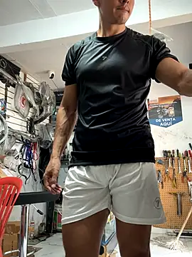 Snapshot of Terra-22cm chatting on 10-24-25, 01:51 Terra-22cm online show from 10-24-25, 01:51