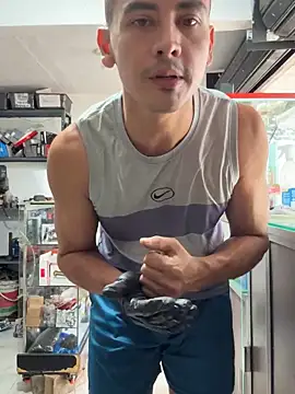 Snapshot of Terra-22cm chatting on 10-28-25, 03:04 Terra-22cm online show from 10-28-25, 03:04