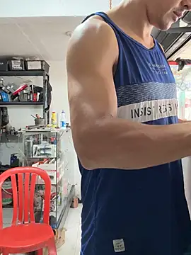 Snapshot of Terra-22cm chatting on 10-30-25, 01:34 Terra-22cm online show from 10-30-25, 01:34