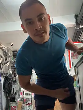 Snapshot of Terra-22cm chatting on 11-04-25, 03:33 Terra-22cm online show from 11-04-25, 03:33