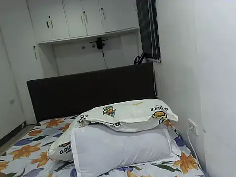 eattmebabyy online show from 05-10-26, 01:27