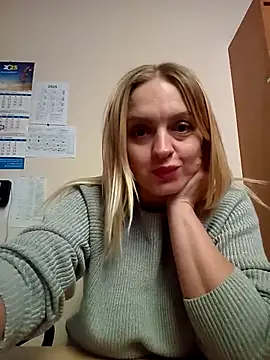 Snapshot of Ami_Foxy chatting on 10-23-25, 06:23 Ami Foxy online show from 10-23-25, 06:23