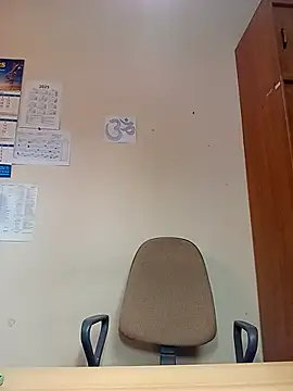 Snapshot of Ami_Foxy chatting on 10-30-25, 11:00 Ami Foxy online show from 10-30-25, 11:00