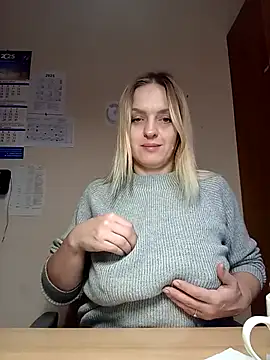 Snapshot of Ami_Foxy chatting on 11-13-25, 10:47 Ami Foxy online show from 11-13-25, 10:47