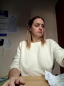 Snapshot of Ami_Foxy chatting on 11-25-25, 11:43 Ami Foxy online show from 11-25-25, 11:43