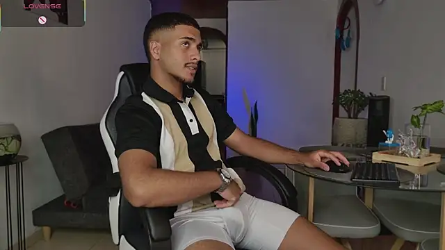 Snapshot of michel_g1 chatting on 02-15-26, 09:55 michel g1 online show from 02-15-26, 09:55