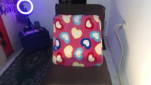 Snapshot of Milf_Valeria chatting on 09-22-25, 02:52 Milf Valeria online show from 09-22-25, 02:52