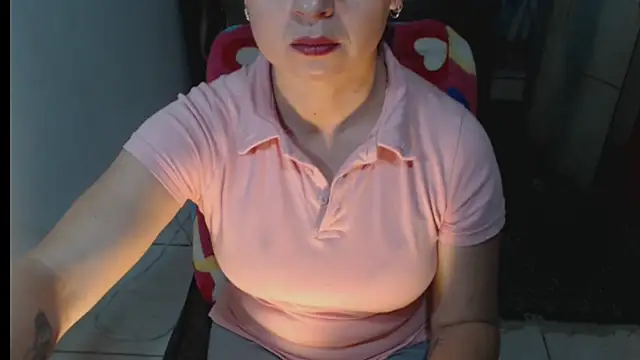 Milf Valeria online show from 12-16-25, 05:18