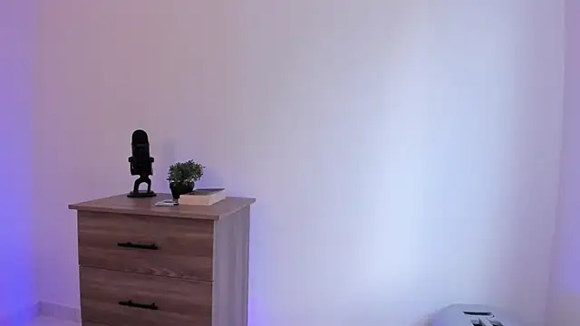 Kyleighc online show from 10-31-25, 10:11