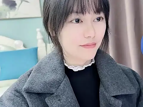 sarah111 online show from 12-18-25, 04:07