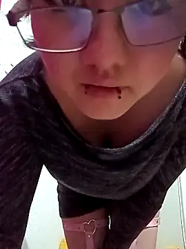 Snapshot of Ftm_Bunny chatting on 09-13-25, 08:25 Ftm Bunny online show from 09-13-25, 08:25