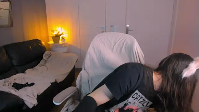 SilverMuse online show from 04-09-26, 01:16