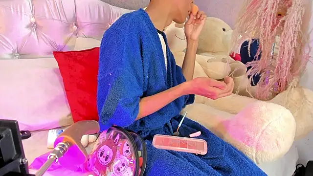 Snapshot of PrincePoppy chatting on 10-06-25, 08:39 PrincePoppy online show from 10-06-25, 08:39