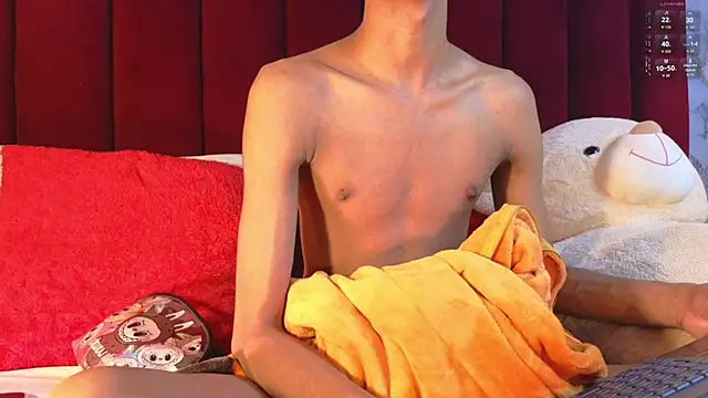 Snapshot of PrincePoppy chatting on 10-30-25, 08:31 PrincePoppy online show from 10-30-25, 08:31