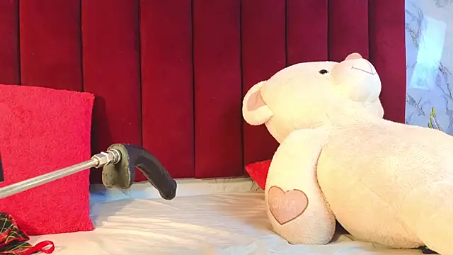 Snapshot of PrincePoppy chatting on 11-02-25, 07:05 PrincePoppy online show from 11-02-25, 07:05