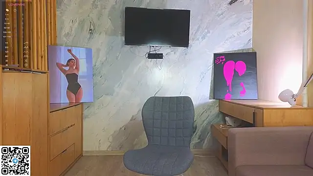 Snapshot of miss_bubbles_ chatting on 11-30-25, 12:36 miss bubbles online show from 11-30-25, 12:36