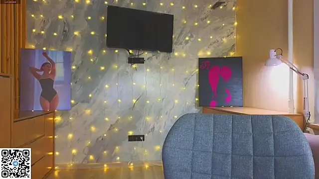 Snapshot of miss_bubbles_ chatting on 12-16-25, 12:48 miss bubbles online show from 12-16-25, 12:48