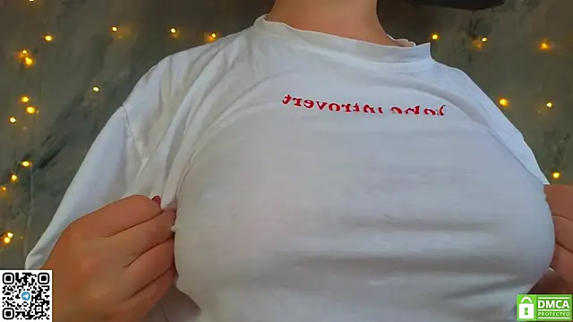 Snapshot of miss_bubbles_ chatting on 07-16-26, 01:22 miss bubbles online show from 07-16-26, 01:22