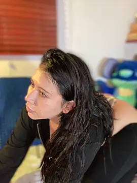 snow doll online show from 10-28-25, 11:07