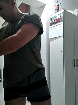 Bradd 32 online show from 03-30-26, 08:15