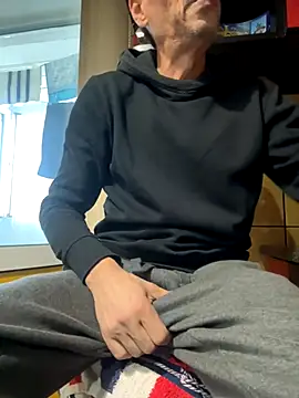 adiluci1 online show from 10-05-25, 02:26