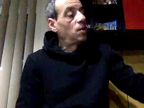 Snapshot of adiluci1 chatting on 02-08-26, 03:21 adiluci1 online show from 02-08-26, 03:21