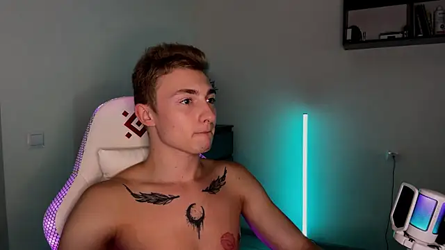 Snapshot of Artur__Skott chatting on 11-12-25, 11:10 Artur Skott online show from 11-12-25, 11:10