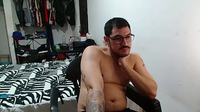 Snapshot of Leonino231 chatting on 04-29-26, 10:49 Leonino231 online show from 04-29-26, 10:49