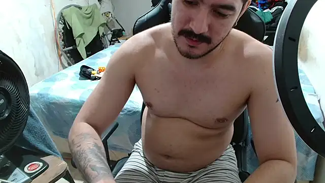 Snapshot of Leonino231 chatting on 05-30-26, 11:24 Leonino231 online show from 05-30-26, 11:24