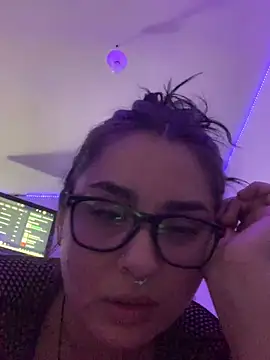 Snapshot of _niceteets chatting on 12-04-25, 11:57 niceteets online show from 12-04-25, 11:57