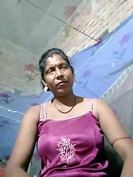 Snapshot of Savita992 chatting on 07-18-26, 06:12 Savita992 online show from 07-18-26, 06:12