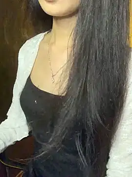 Snapshot of Nhinhi18 chatting on 06-03-26, 04:12 Nhinhi18 online show from 06-03-26, 04:12