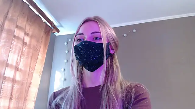 Snapshot of Iris_lave chatting on 09-20-25, 02:29 Iris lave online show from 09-20-25, 02:29