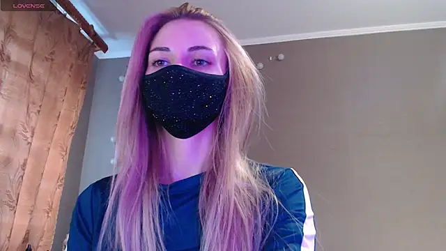 Snapshot of Iris_lave chatting on 09-28-25, 03:17 Iris lave online show from 09-28-25, 03:17