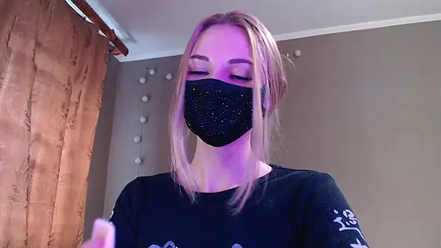 Snapshot of Iris_lave chatting on 10-01-25, 03:07 Iris lave online show from 10-01-25, 03:07