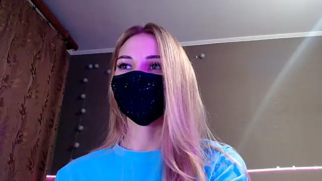 Snapshot of Iris_lave chatting on 12-05-25, 06:15 Iris lave online show from 12-05-25, 06:15