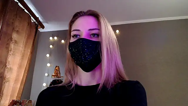 Snapshot of Iris_lave chatting on 12-22-25, 12:13 Iris lave online show from 12-22-25, 12:13