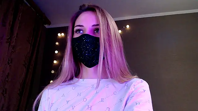 Snapshot of Iris_lave chatting on 01-18-26, 03:38 Iris lave online show from 01-18-26, 03:38