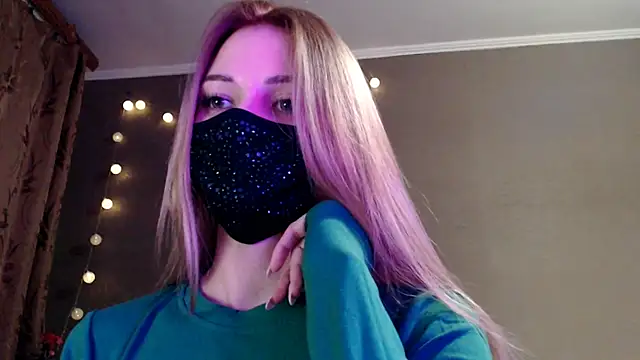 Snapshot of Iris_lave chatting on 02-13-26, 06:15 Iris lave online show from 02-13-26, 06:15