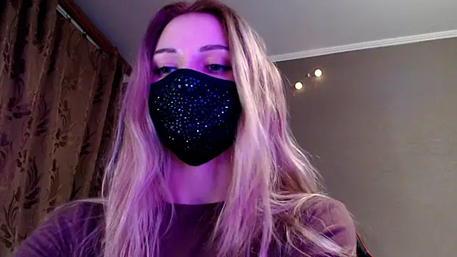 Snapshot of Iris_lave chatting on 02-15-26, 04:58 Iris lave online show from 02-15-26, 04:58