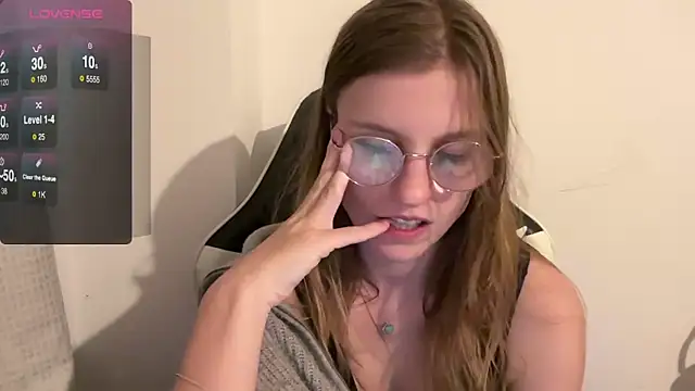 Snapshot of BustyKellyXXX chatting on 12-14-25, 07:51 BustyKellyXXX online show from 12-14-25, 07:51