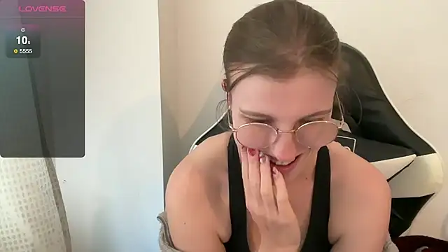 Snapshot of BustyKellyXXX chatting on 12-19-25, 12:45 BustyKellyXXX online show from 12-19-25, 12:45