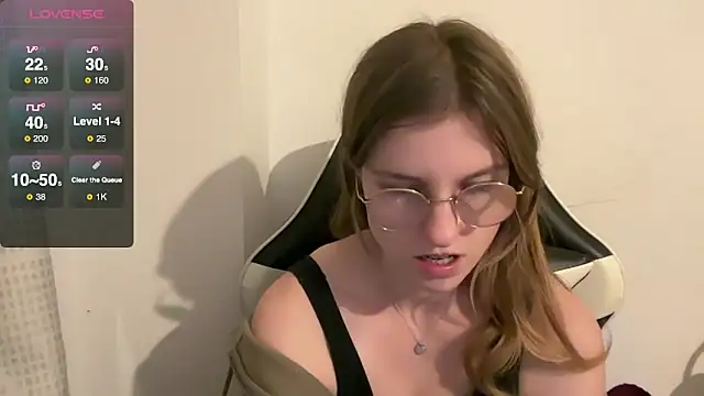 Snapshot of BustyKellyXXX chatting on 12-21-25, 08:49 BustyKellyXXX online show from 12-21-25, 08:49