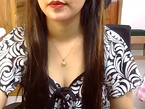 Snapshot of Obonti_2000 chatting on 09-15-25, 11:43 Obonti 2000 online show from 09-15-25, 11:43